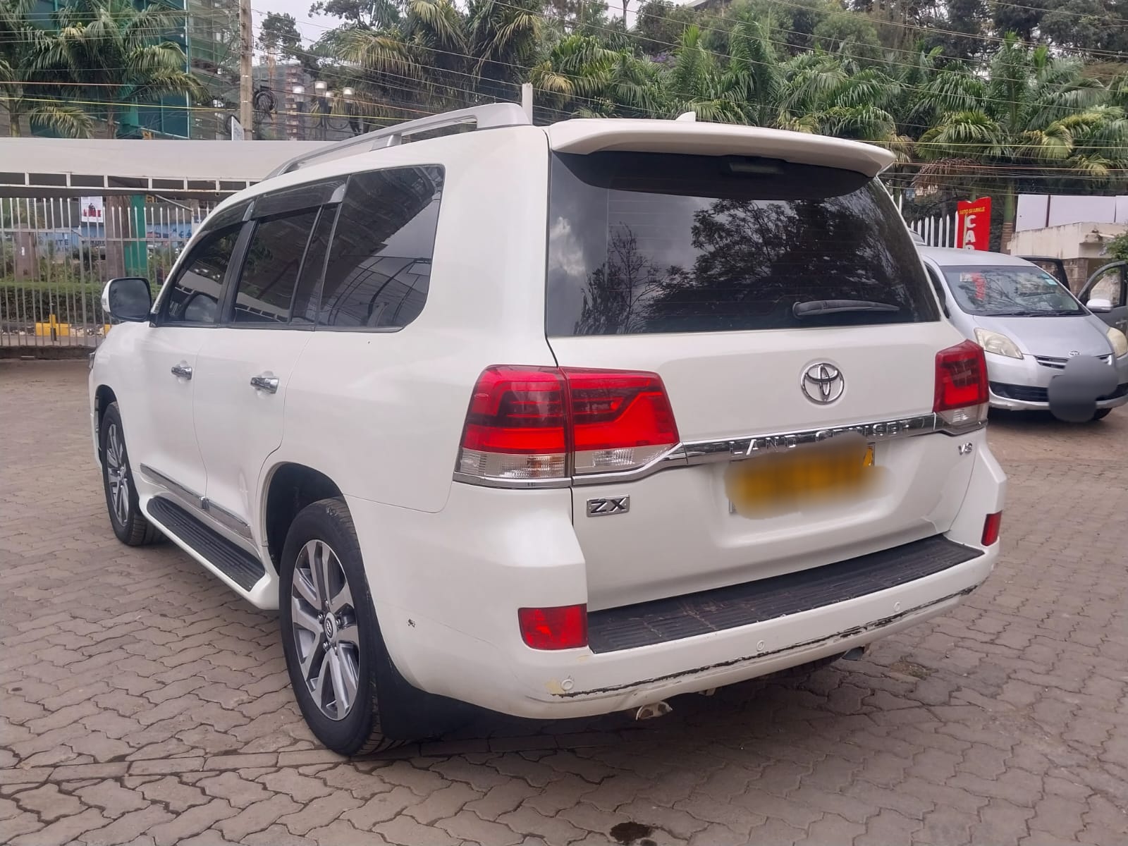 2016 Toyota Land Cruiser