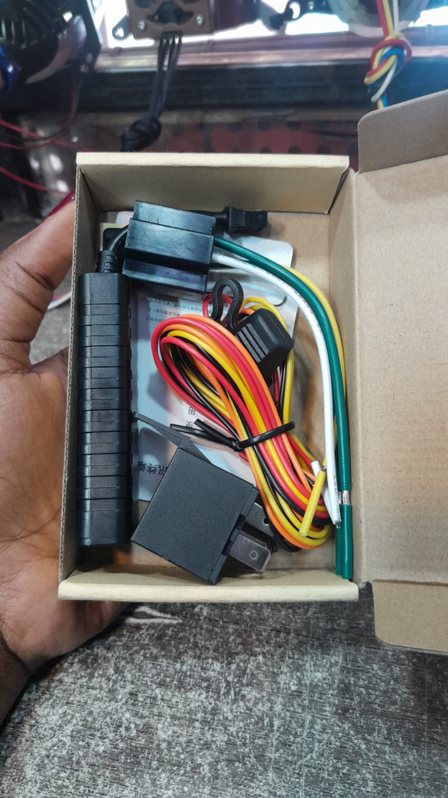 Tracking device kit and installation